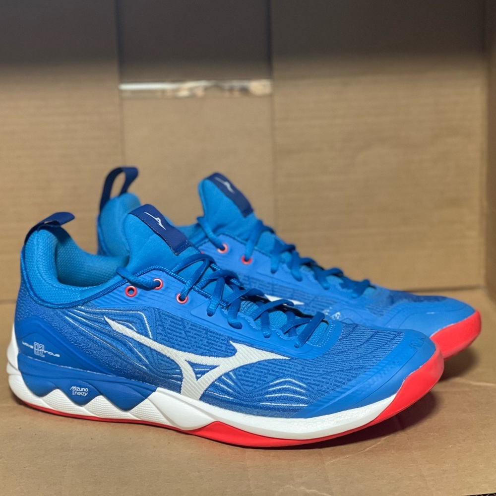 Mizuno Wave Luminous 2 women’s size 10
